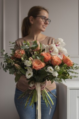 Bukiet kwiatów Morelowy