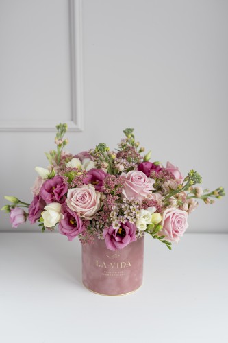 flowerbox-sredni-roza-lewkonia-wax-eustoma-frezja-lavida-wroclaw